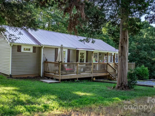 6554 Gw Carson Rd, Hickory, NC 28602