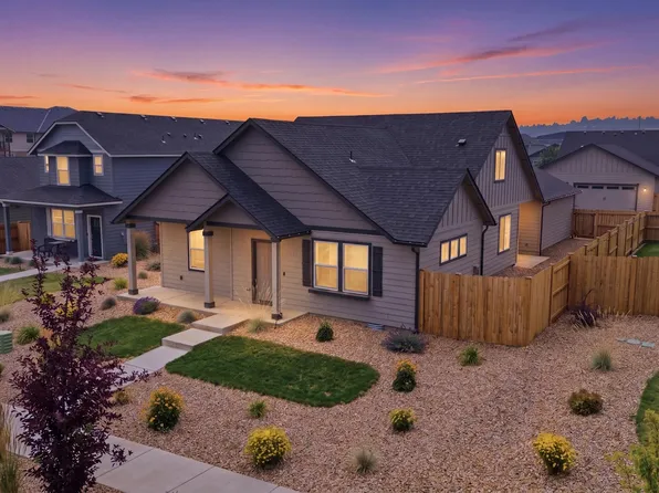 3778 SW Lava Pl, Redmond, OR 97756