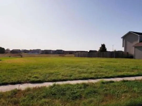 716 Grandyle Dr, Washington, IL 61571