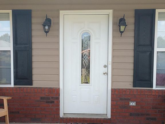 3rd image of 228 Halie Dr