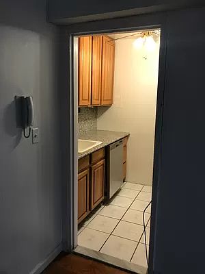 3rd image of 210 E 63rd St APT 3-E