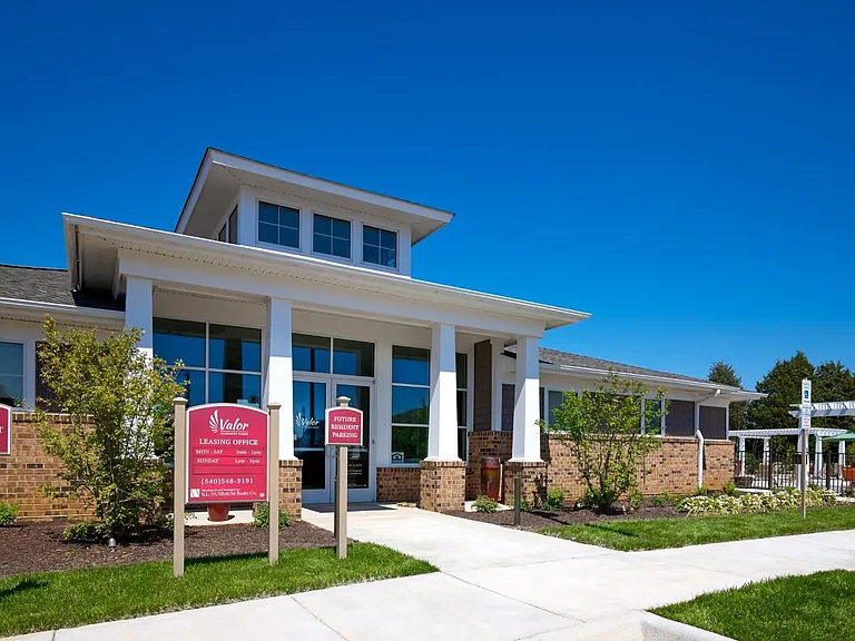Valor Leasing Office