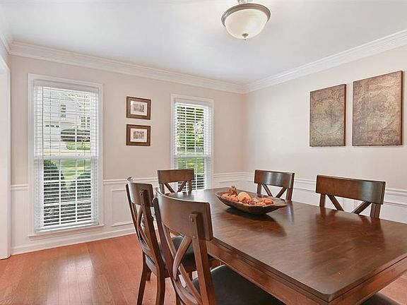 5th image of 9830 Summer Oaks Dr