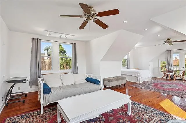 590 Walnut St #LOFT — Photo 4