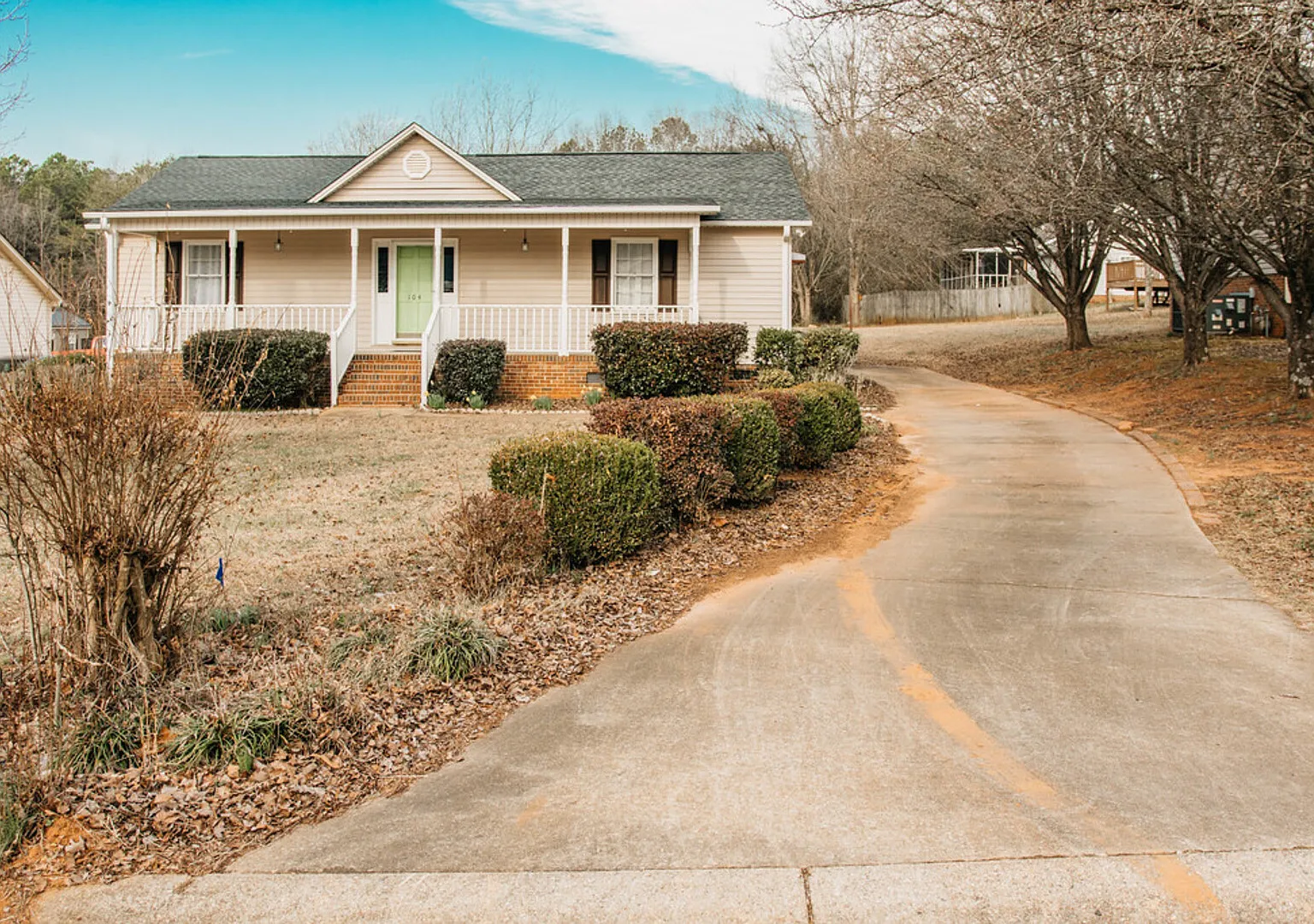 Full House with Dedicated Office Space in Greer — Photo 3