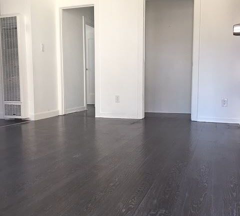 3rd image of 1633 S Burlington Ave