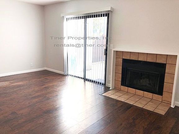 2nd image of 1113 Bell St APT 13