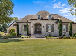 44 Holli Ln, Muscle Shoals, AL 35661