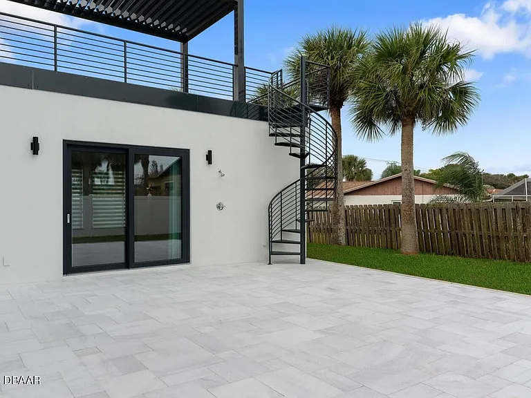 3001 John Anderson Dr — Photo 28