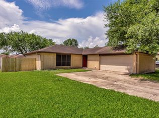 2779 Forest Point Dr, League City, TX 77573