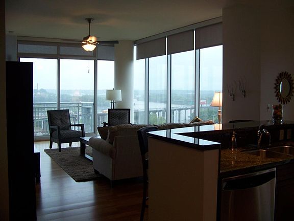 2nd image of 301 Virginia St Unit 1414