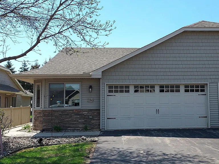 786 Plum Tree Ln — Photo 3