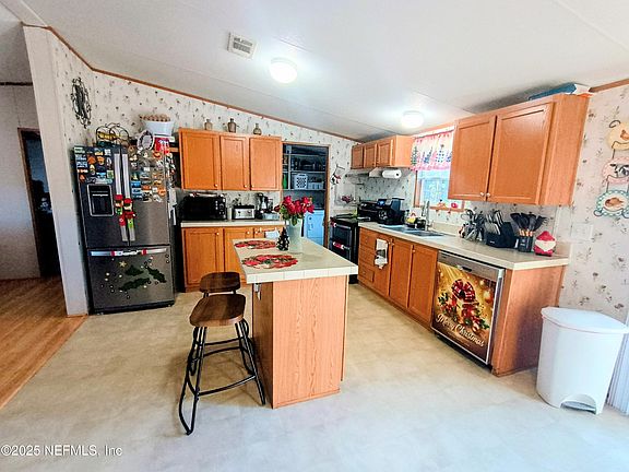 3rd image of 1743 BLUE JAY Drive