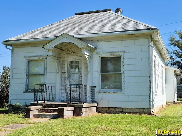 2023 K St, Auburn, NE 68305