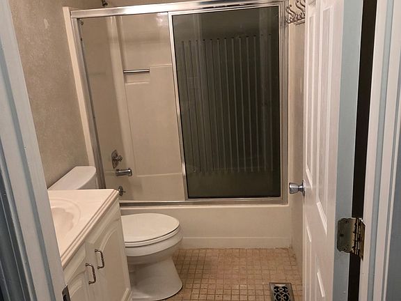 4th image of 1758 Fairfax Dr