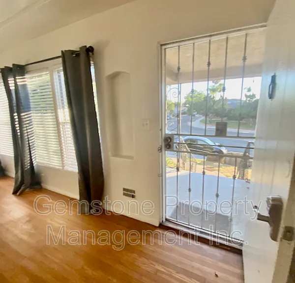 5017 College Ave — Photo 6
