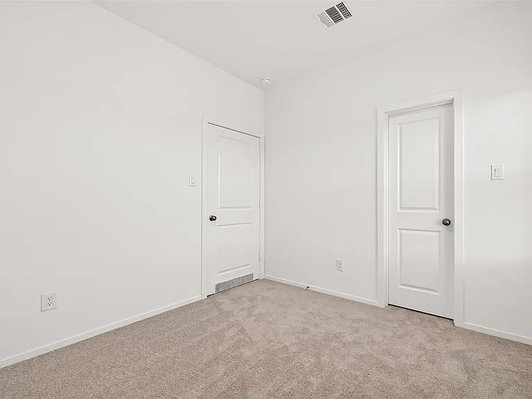 2226 Salinas Dr — Photo 16