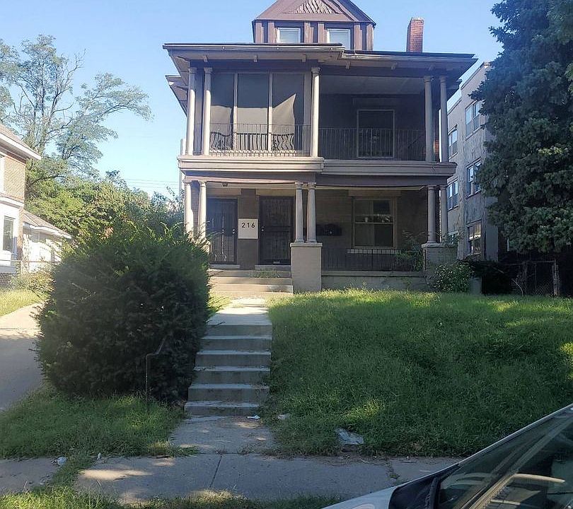 1st image of 216 W 34th St #B