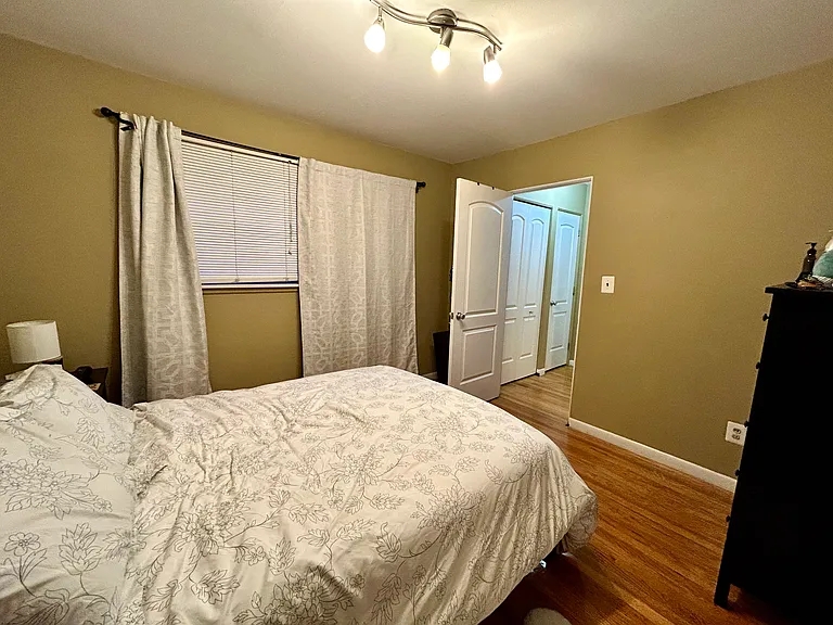 2808 W Thirteen Mile Rd — Photo 10