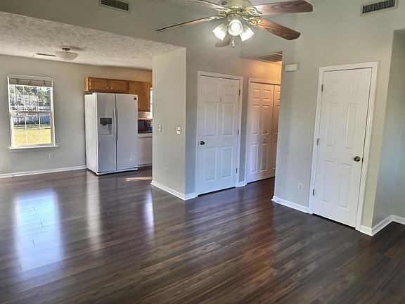 2nd image of 2418 Aspen Ave