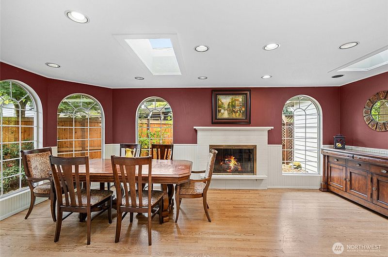 4th image of 30225 5th Avenue S