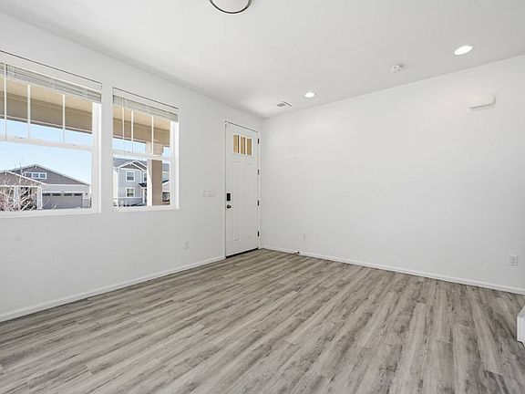 5th image of 24271 E 40th Ave