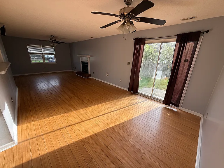 260 Pollard Dr — Photo 3