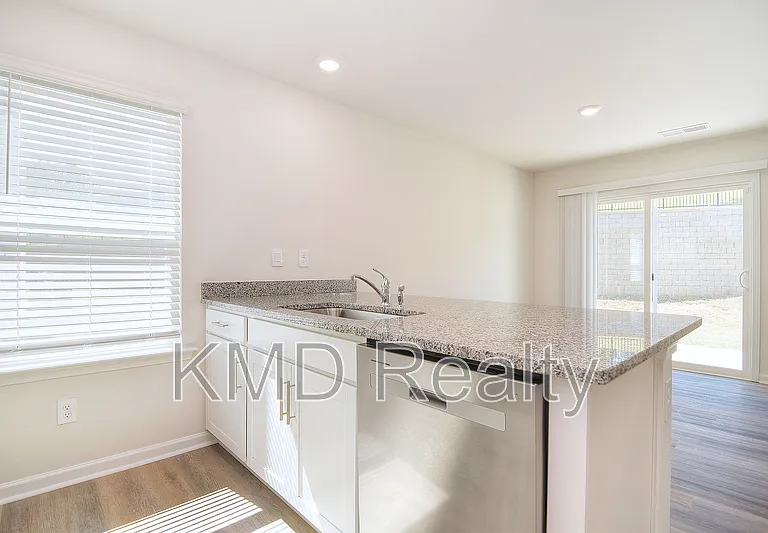 5155 Hyrule Dr — Photo 6
