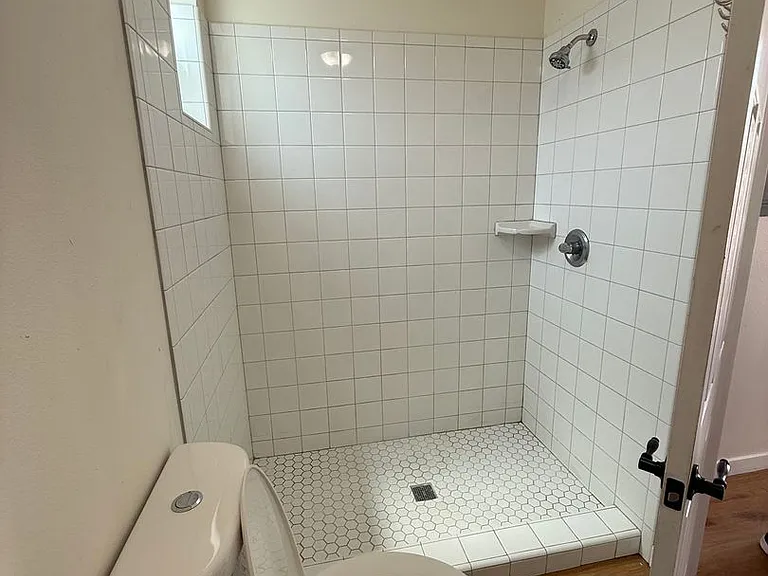 248 N 1st St #6 — Photo 6