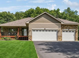 547 Hawthorn Rd, Lino Lakes, MN 55014
