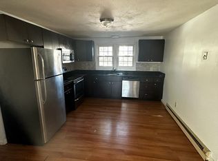 10 County St APT 4, Mansfield, MA 02048