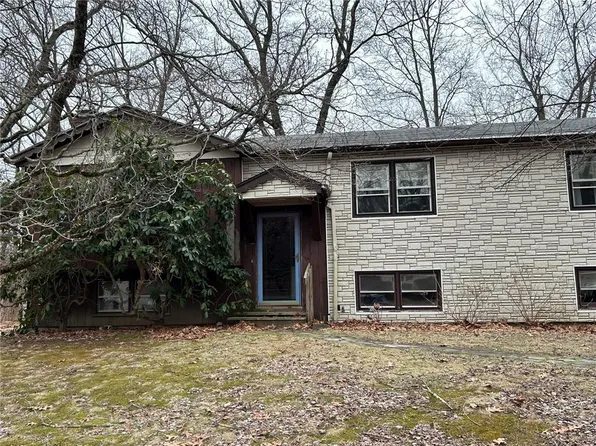 251 Brian Dr, Warwick, RI 02886