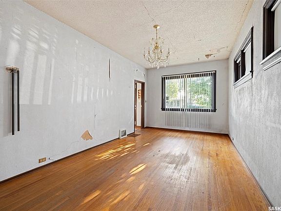 4th image of 2458 Edgar STREET