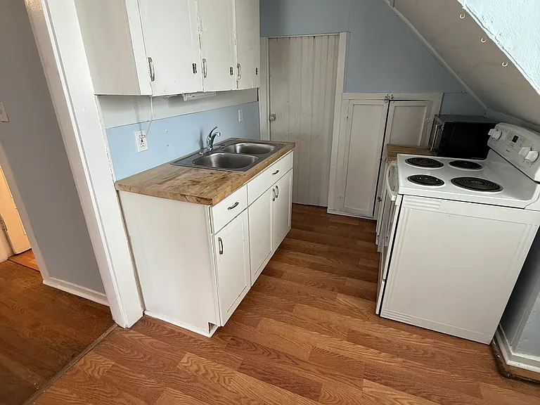 123 Campbell St — Photo 7