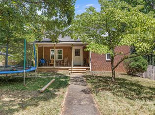 111 Kingsgate Rd, Asheville, NC 28805