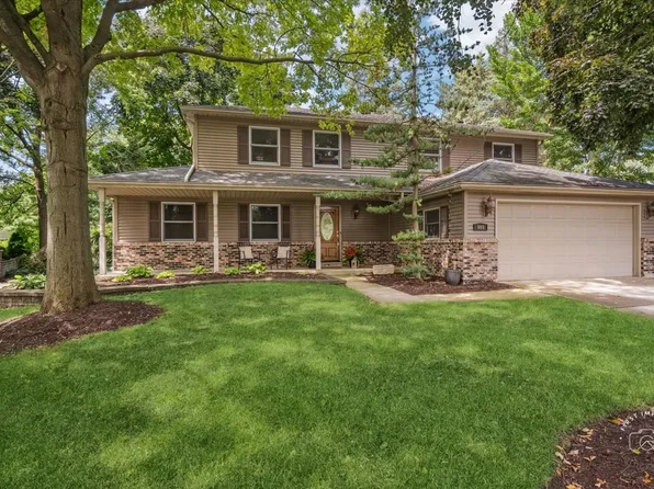 905 Carlson Ct, Naperville, IL 60563
