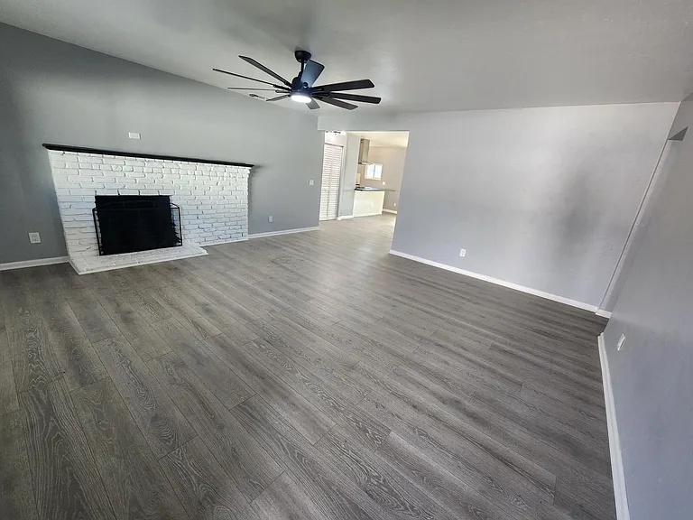2836 Washington St — Photo 10