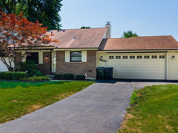 2nd image of 7S470 Olympia Ct