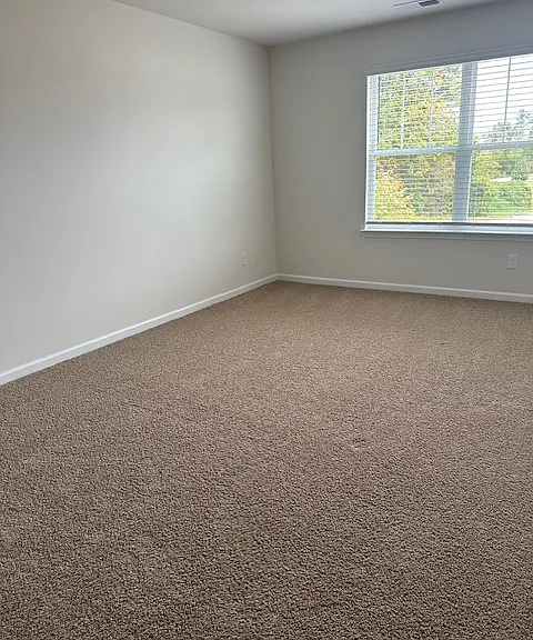 103 Gregory Ct — Photo 9
