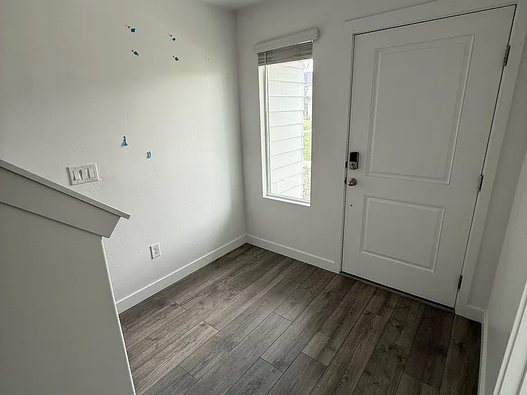 97 N Monitor Row — Photo 11