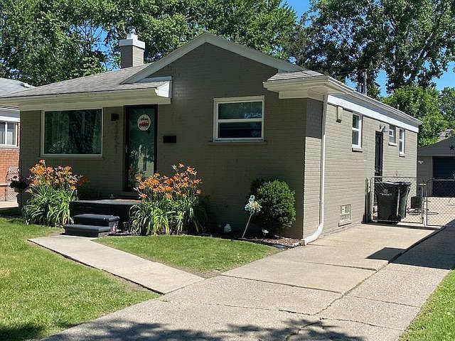 1st image of 23821 Deziel St