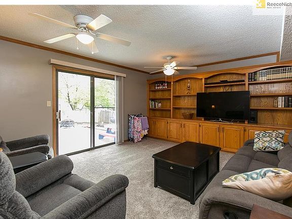 5th image of 309 E 107th St