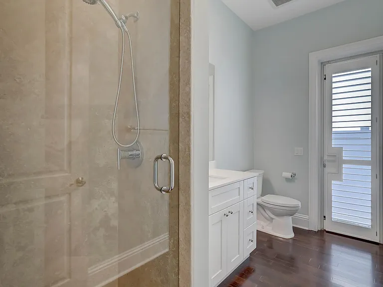 425 NE 11th Ave — Photo 51