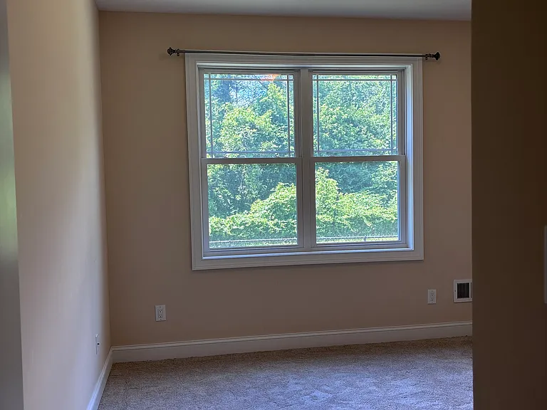 616 Lois Ln #616 — Photo 15