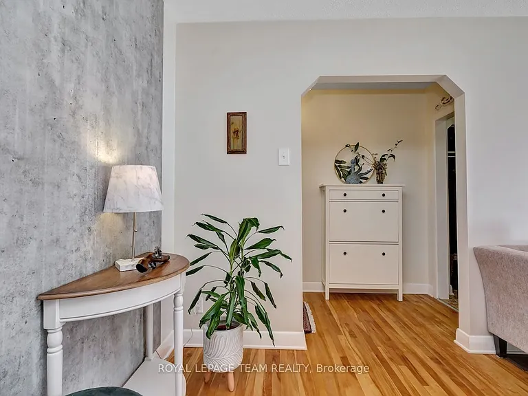 1233 Cheverton Ave — Photo 13