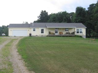 1525 W Hickory Rd, Delton, MI 49046