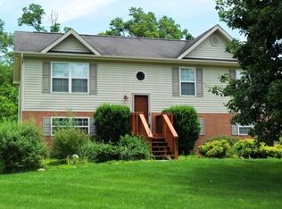 231 Maple Ridge Dr, Jonesborough, TN 37659