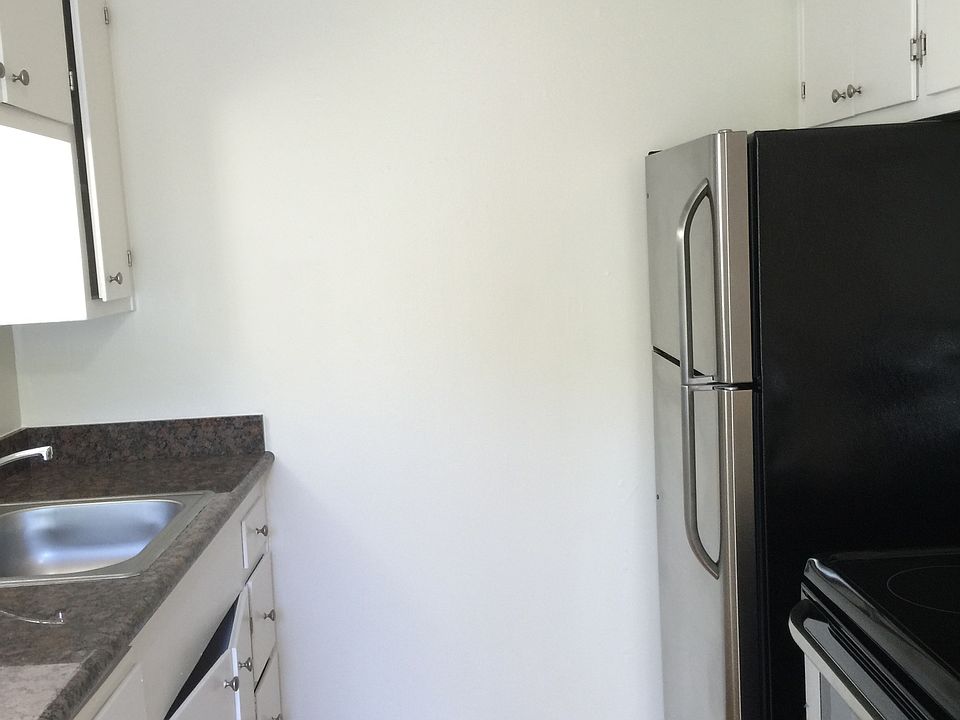 1st image of 822 Grove St APT 6