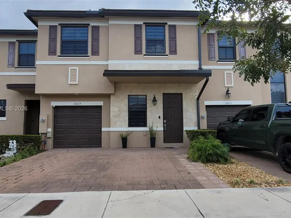 10219 W 32nd Ln, Hialeah, FL 33018