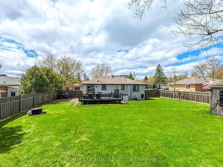 9 Hazelbury Dr — Photo 29